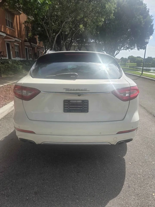 2018 Maserati Levante - Image 6 of 11
