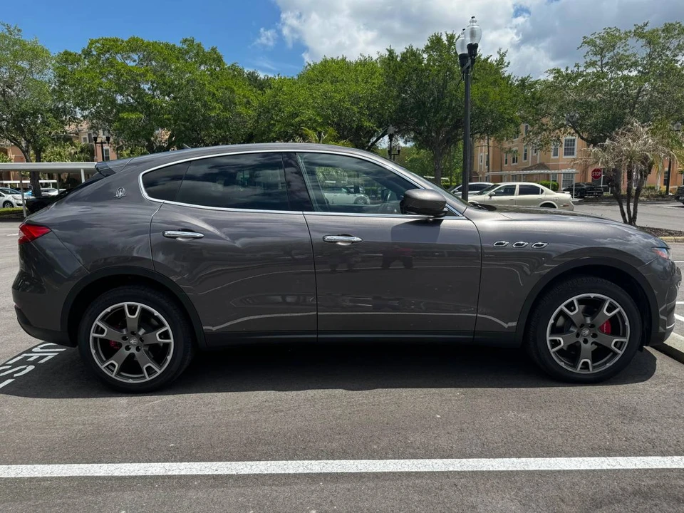 2018 Maserati Levante - Image 2 of 11