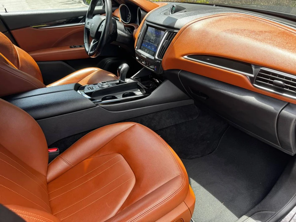 2018 Maserati Levante - Image 6 of 11