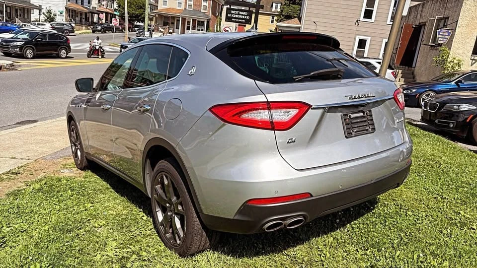 2018 Maserati Levante - Image 2 of 2