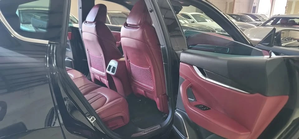 2018 Maserati Levante - Image 13 of 17