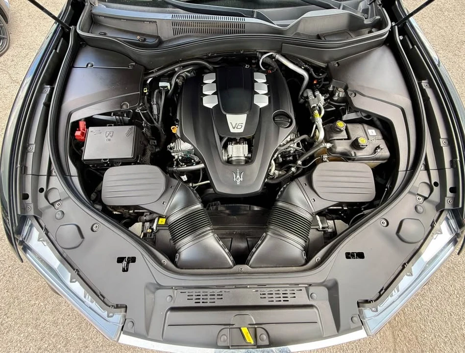 2018 Maserati Levante - Image 7 of 20