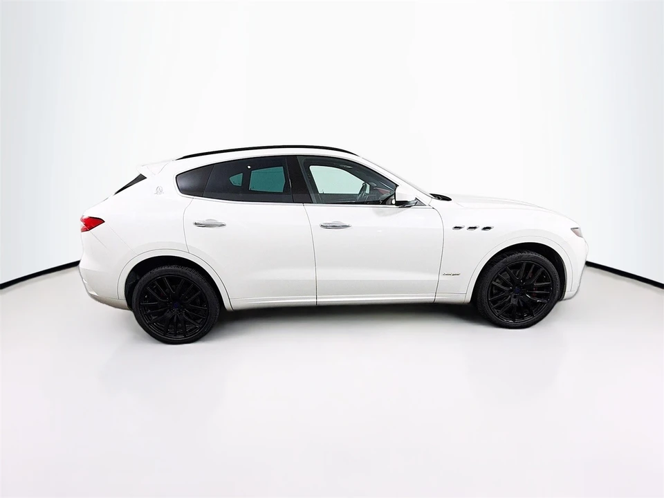 2018 Maserati Levante - Image 9 of 12