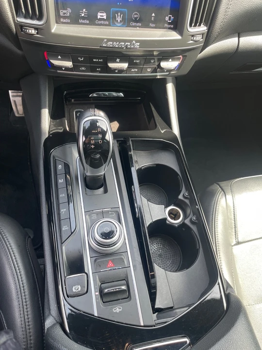 2018 Maserati Levante - Image 13 of 18
