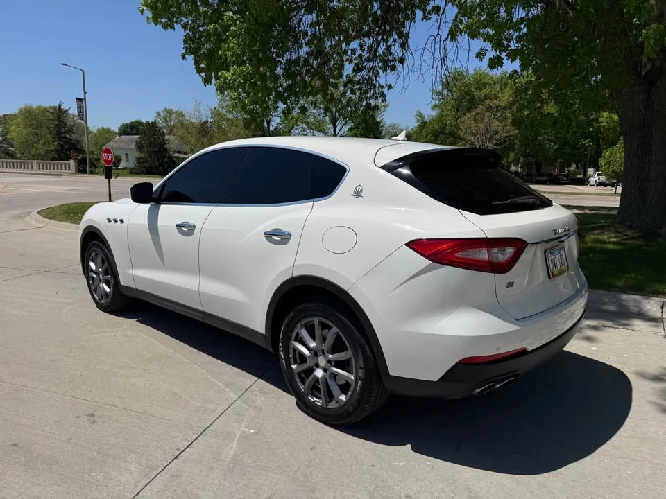 2018 Maserati Levante - Image 2 of 9