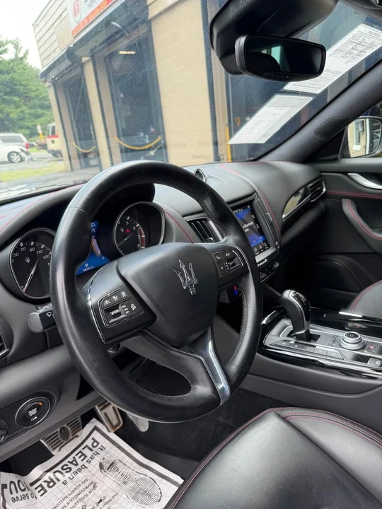 2018 Maserati Levante - Image 5 of 10