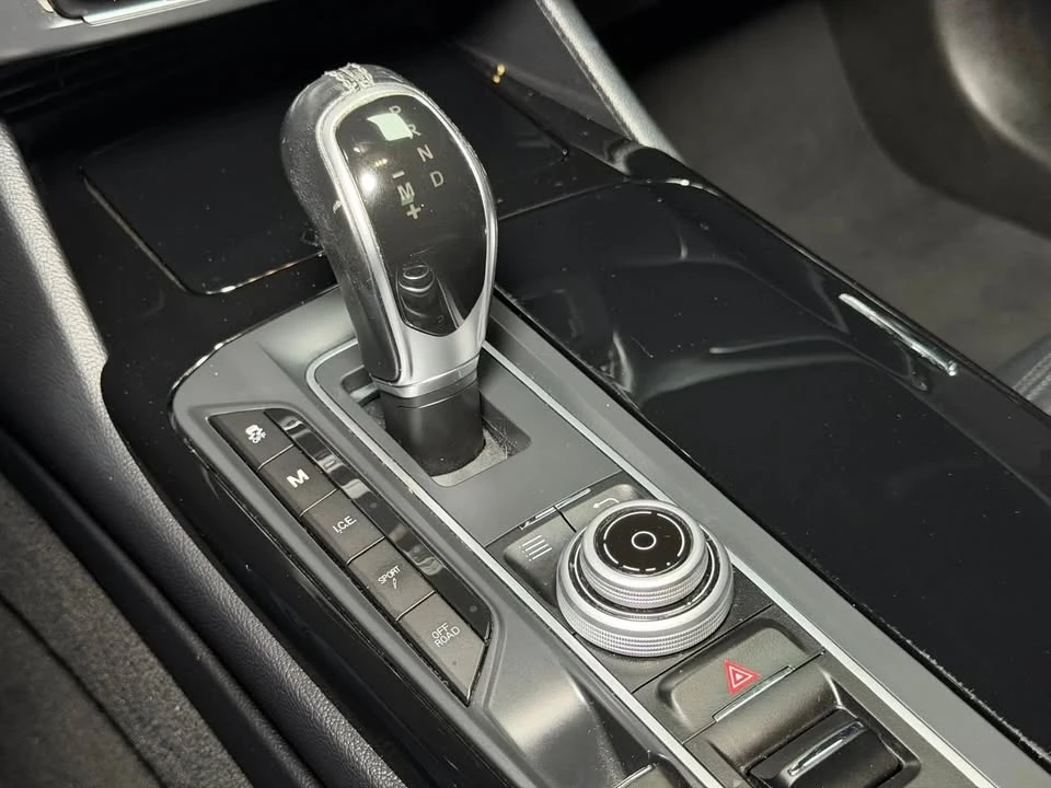 2018 Maserati Levante - Image 12 of 20