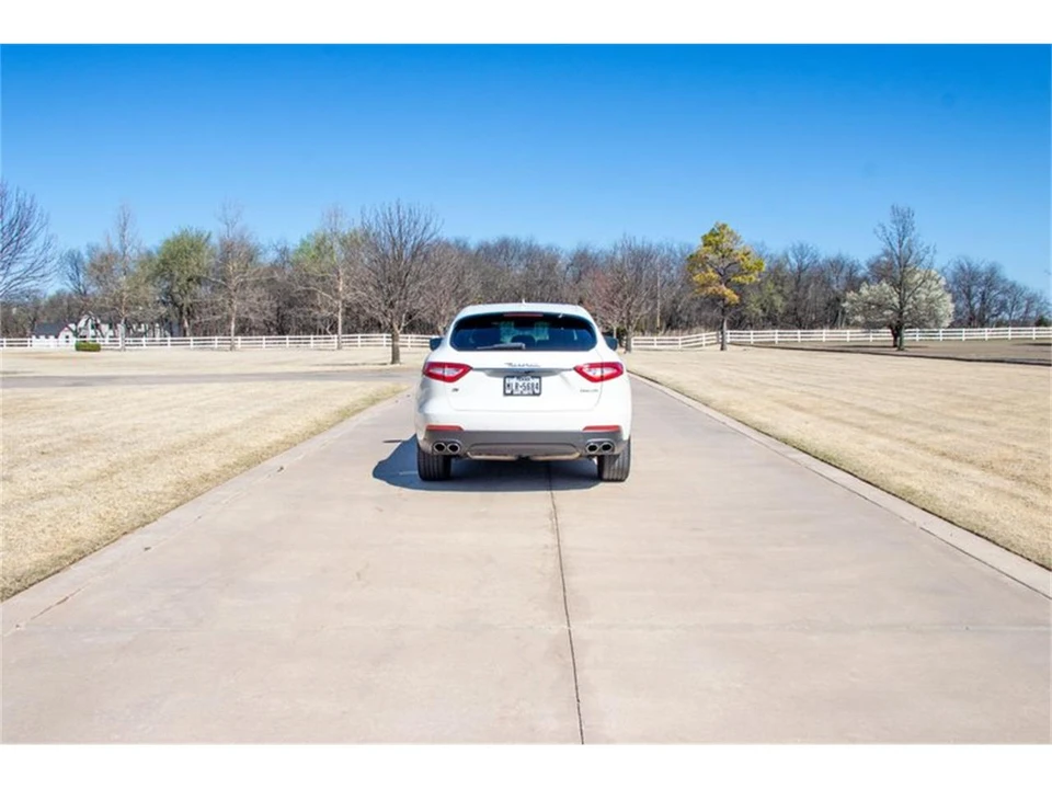 2018 Maserati Levante - Image 16 of 31