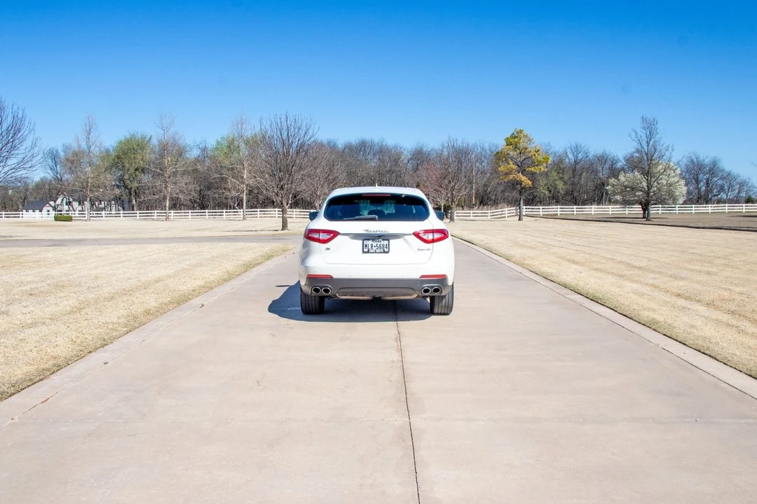 2018 Maserati Levante - Image 16 of 31