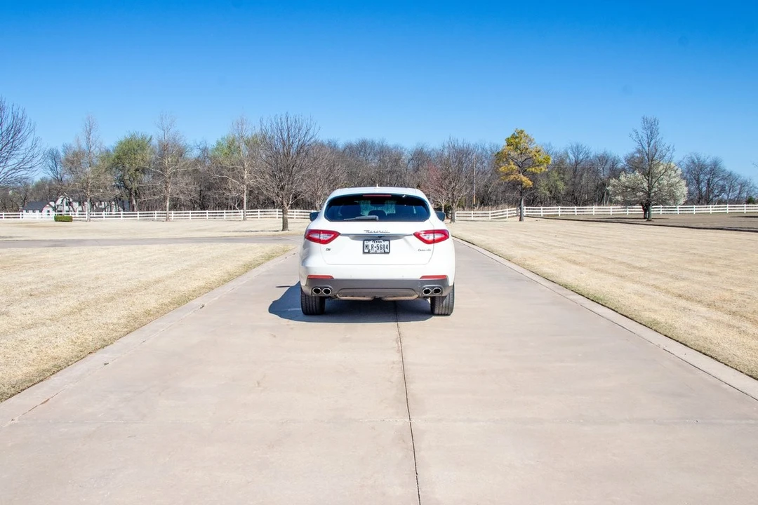 2018 Maserati Levante - Image 16 of 21