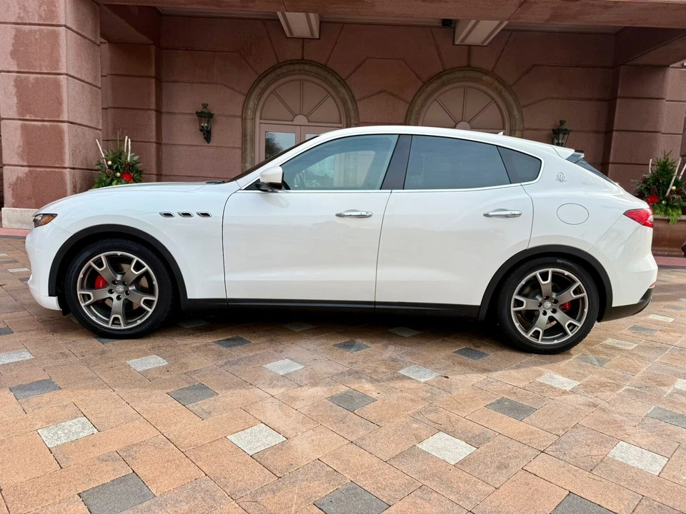 2018 Maserati Levante - Image 2 of 21