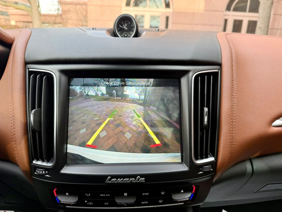 2018 Maserati Levante - Image 15 of 21