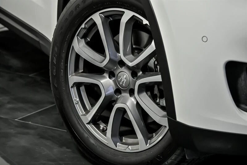 2018 Maserati Levante - Image 3 of 21