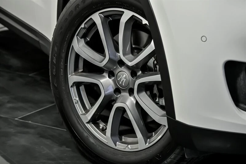 2018 Maserati Levante - Image 3 of 21