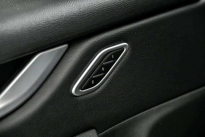 2018 Maserati Levante - Image 17 of 21