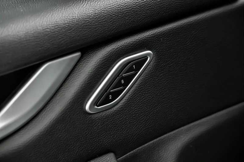 2018 Maserati Levante - Image 17 of 21