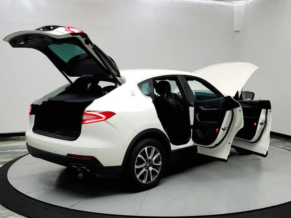 2018 Maserati Levante - Image 11 of 12