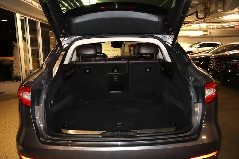 2018 Maserati Levante - Image 7 of 12