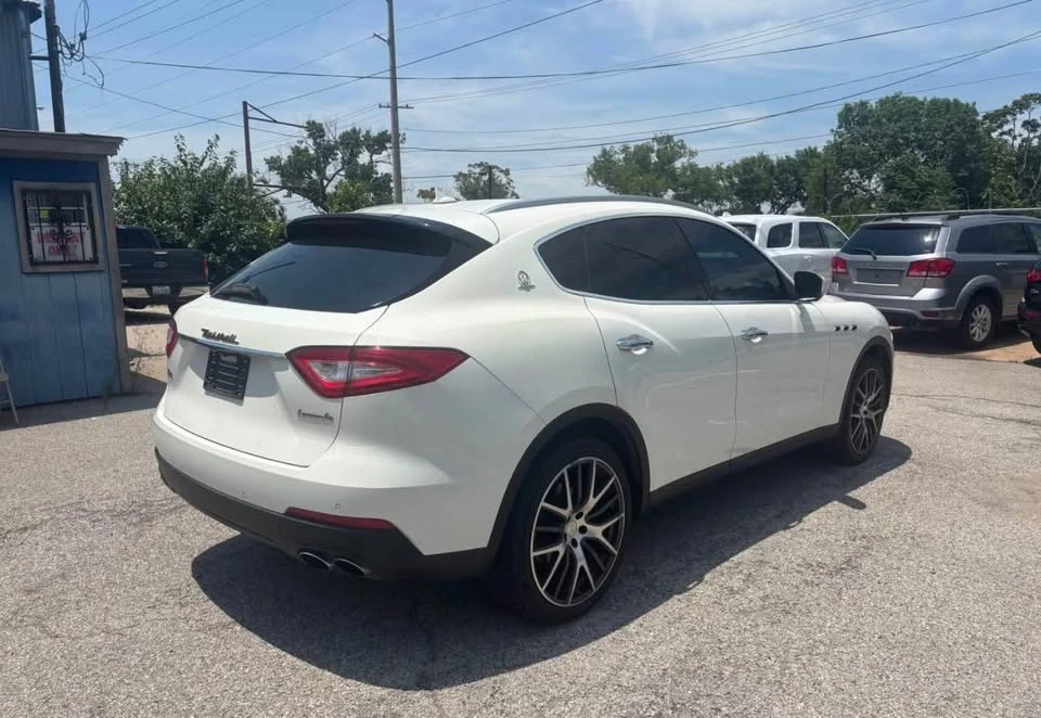 2018 Maserati Levante - Image 2 of 10