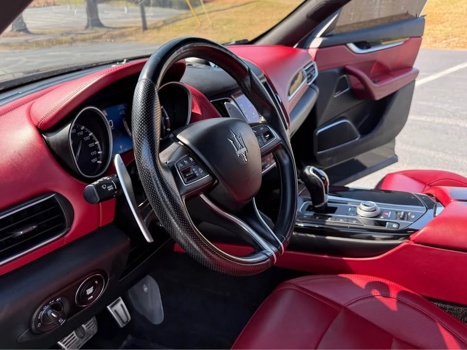 2018 Maserati Levante - Image 9 of 18