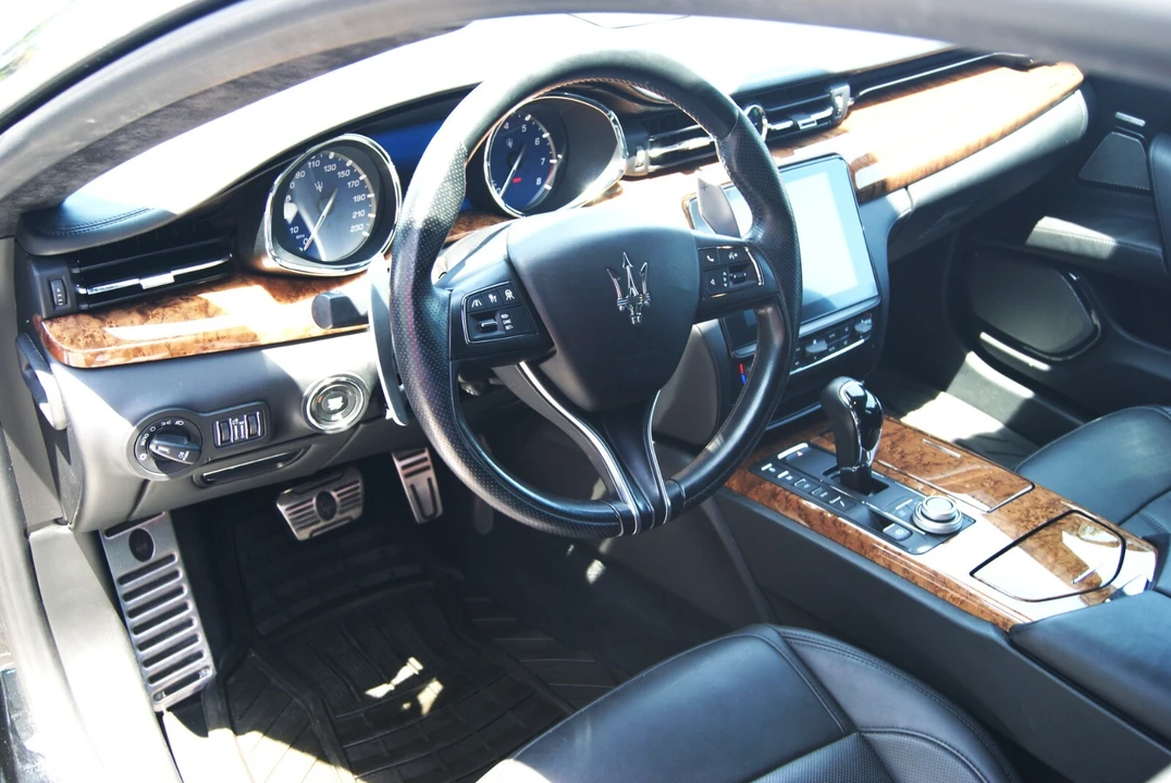 2018 Maserati Quattroporte 6th Gen - Image 29 of 31