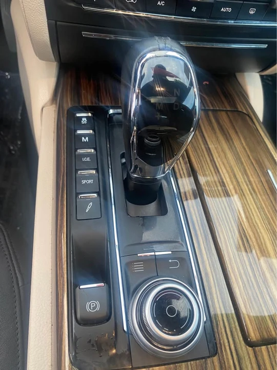 2018 Maserati Quattroporte 6th Gen - Image 17 of 21