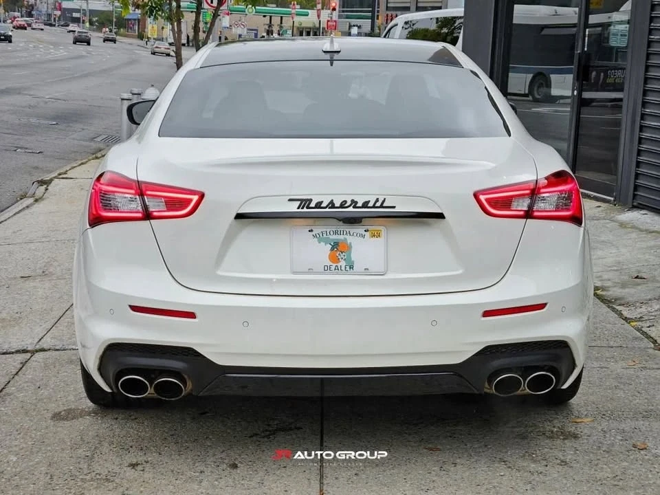 2018 Maserati Ghibli 3rd Gen - Image 5 of 16
