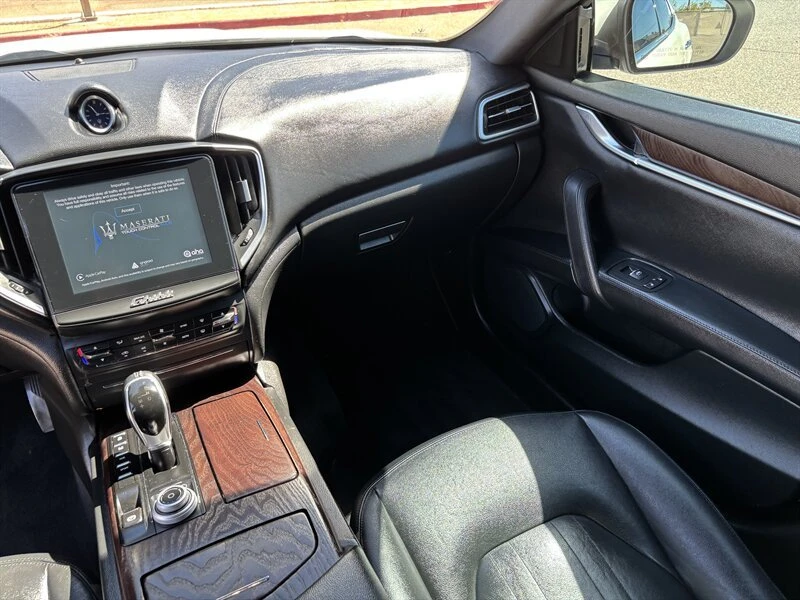 2018 Maserati Ghibli 3rd Gen - Image 14 of 20