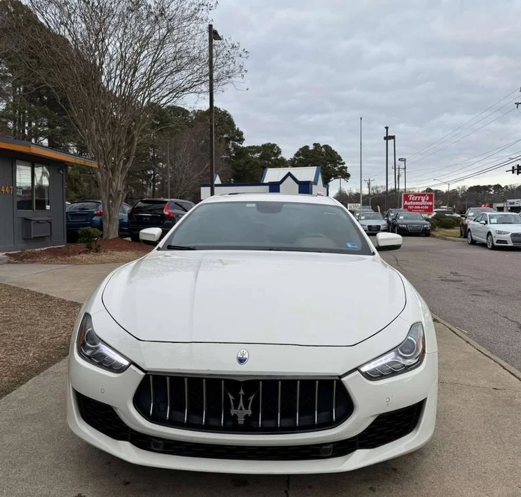 2018 Maserati Ghibli 3rd Gen - Image 16 of 19