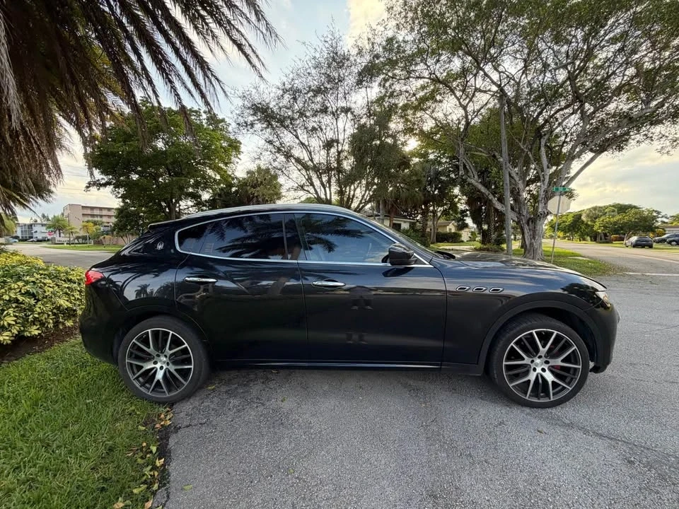 2018 Maserati Levante - Image 9 of 15