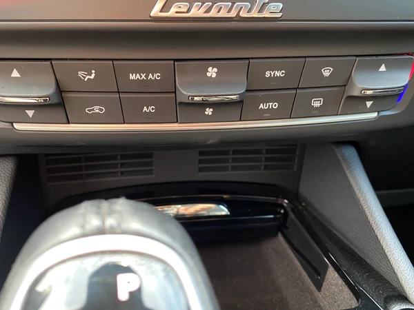 2018 Maserati Levante - Image 13 of 20