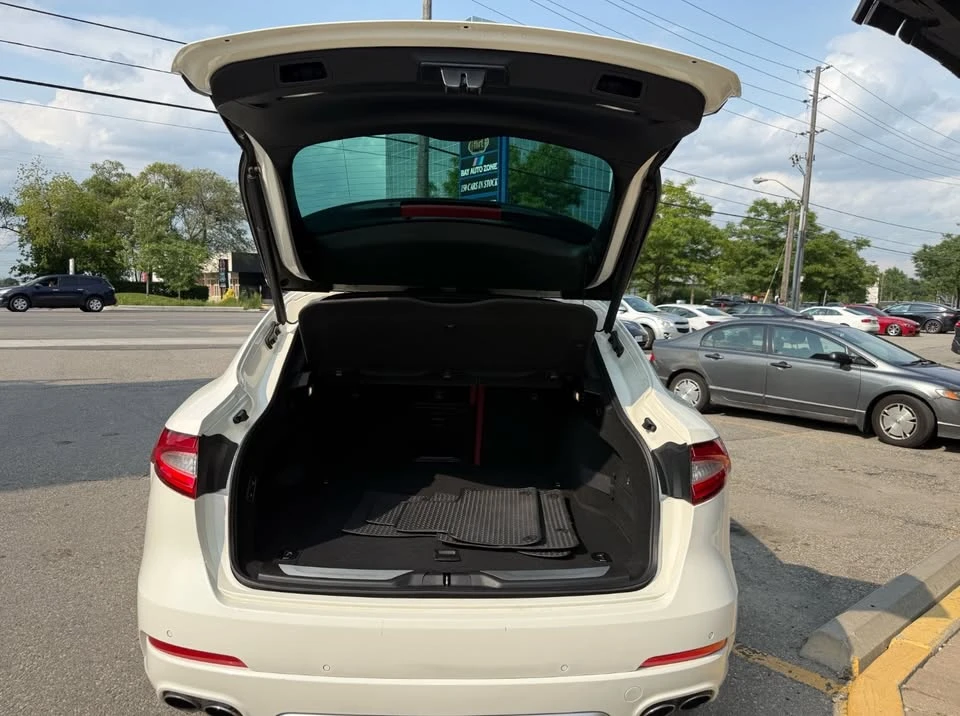 2018 Maserati Levante - Image 11 of 11