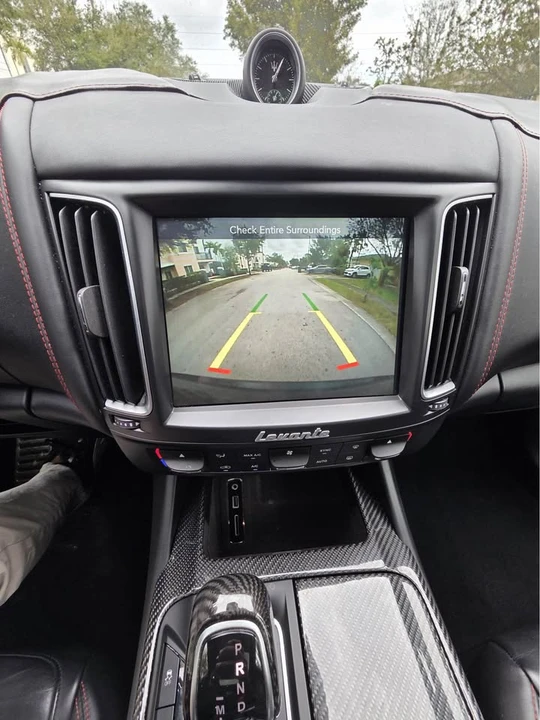 2018 Maserati Levante - Image 16 of 17
