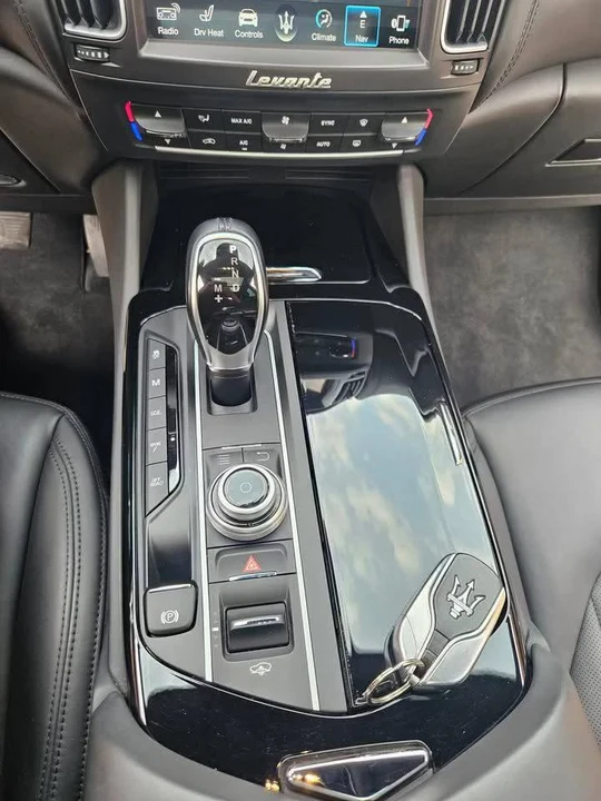 2018 Maserati Levante - Image 13 of 20