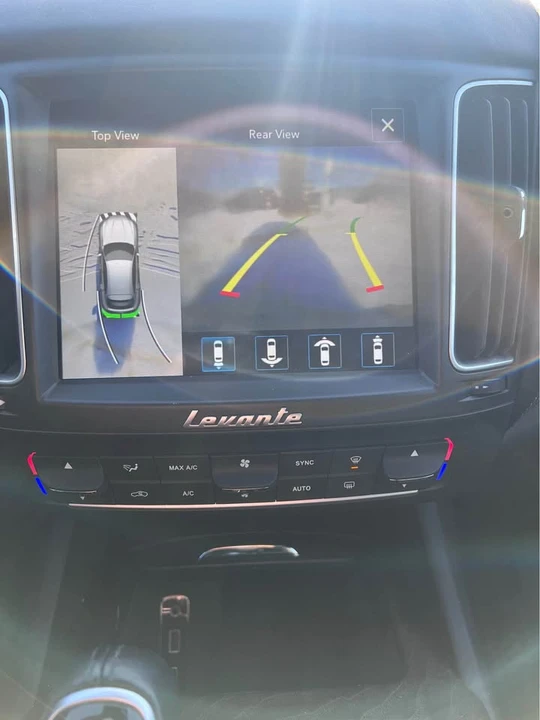 2018 Maserati Levante - Image 5 of 11