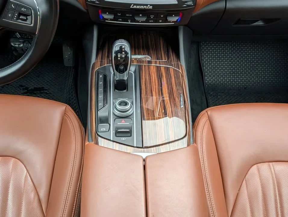 2018 Maserati Levante - Image 11 of 19