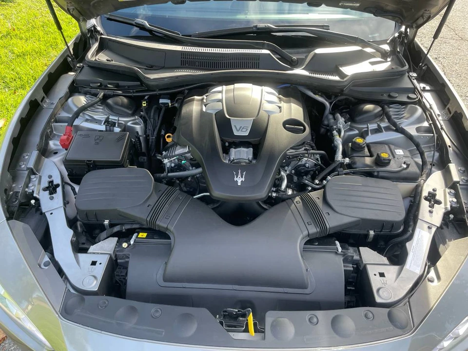 2018 Maserati Ghibli 3rd Gen - Image 14 of 19