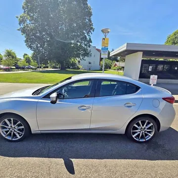 2018 Mazda Mazda3 Premium Sedan 4D