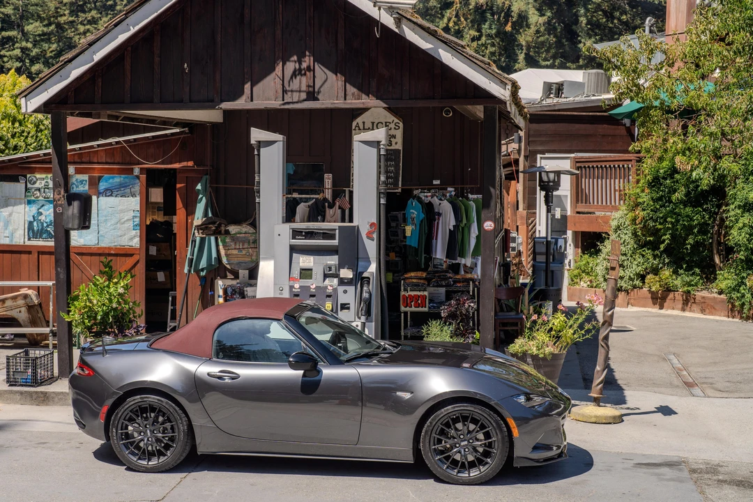 2018 Mazda ND MX-5 Miata - Image 9 of 31