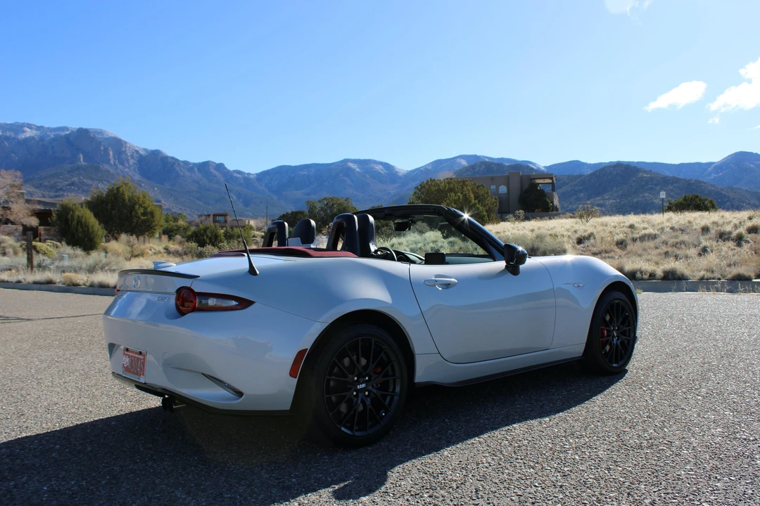 2018 Mazda ND MX-5 Miata - Image 16 of 31