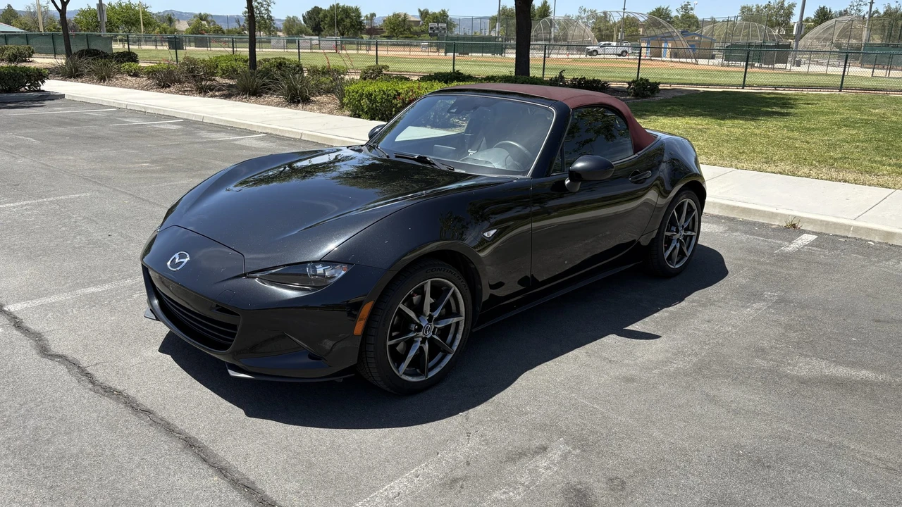 2018 Mazda ND MX-5 Miata - Image 2 of 31