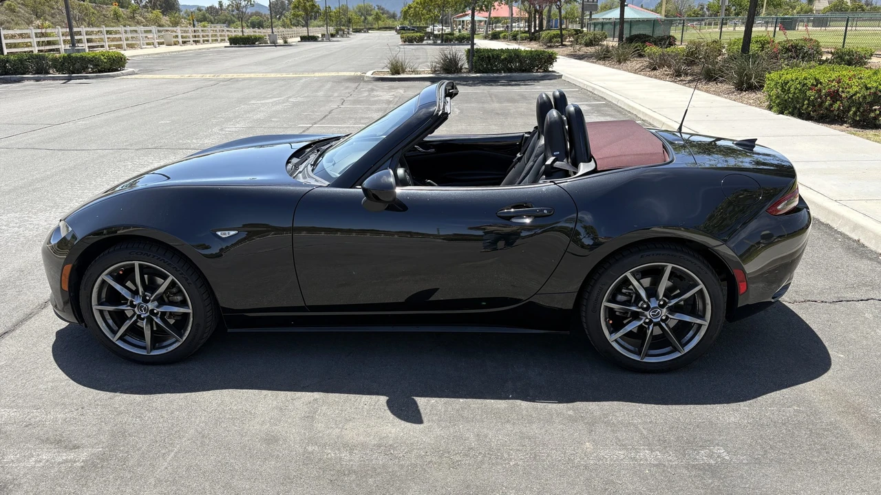 2018 Mazda ND MX-5 Miata - Image 13 of 31