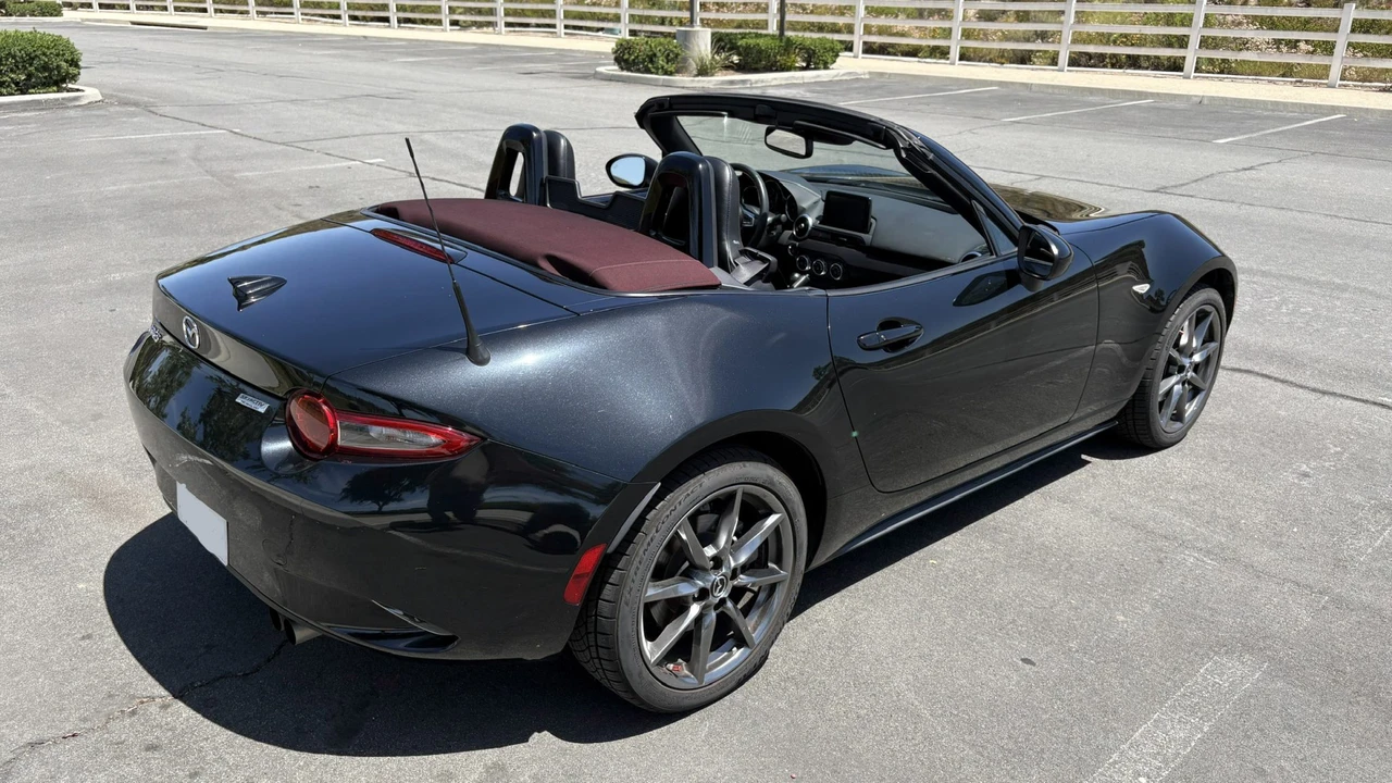2018 Mazda ND MX-5 Miata - Image 19 of 31