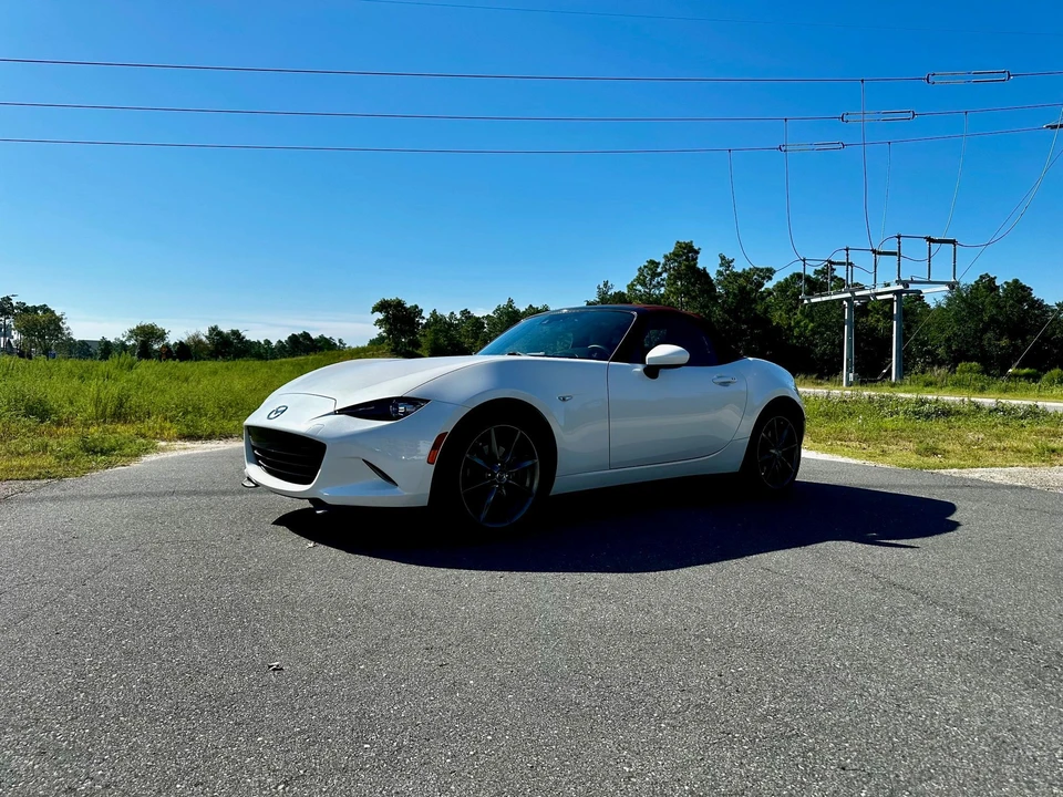 2018 Mazda ND MX-5 Miata - Image 9 of 31