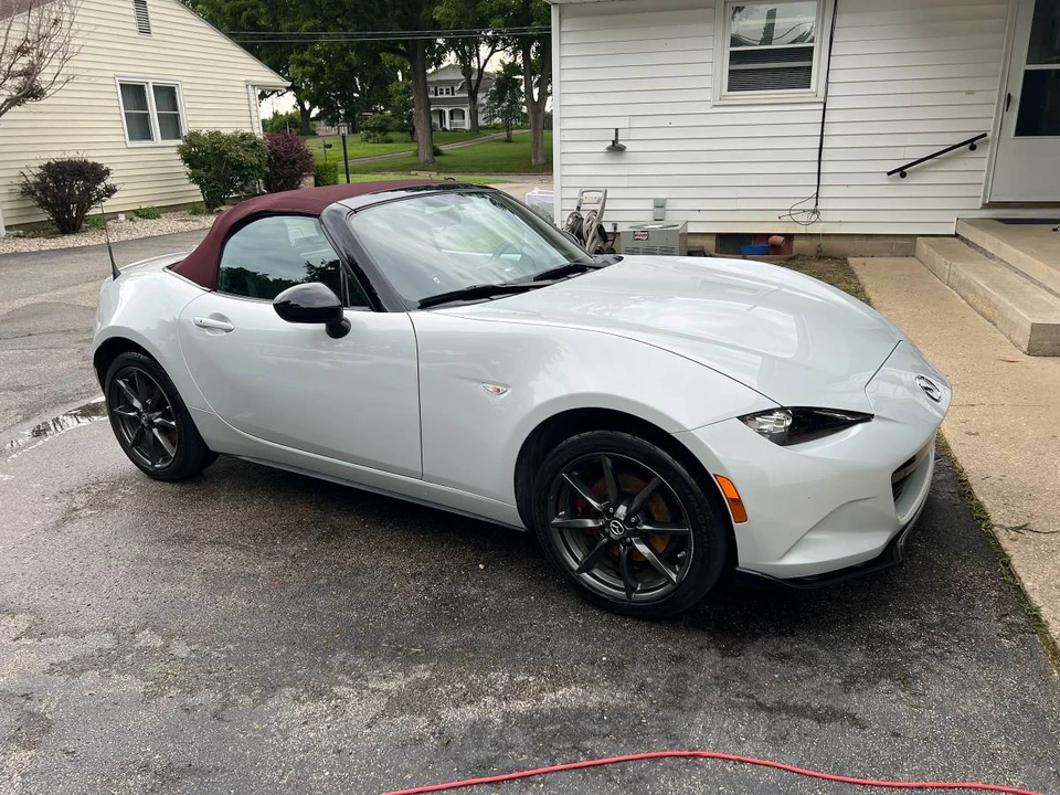 2018 Mazda ND MX-5 Miata - Image 9 of 11