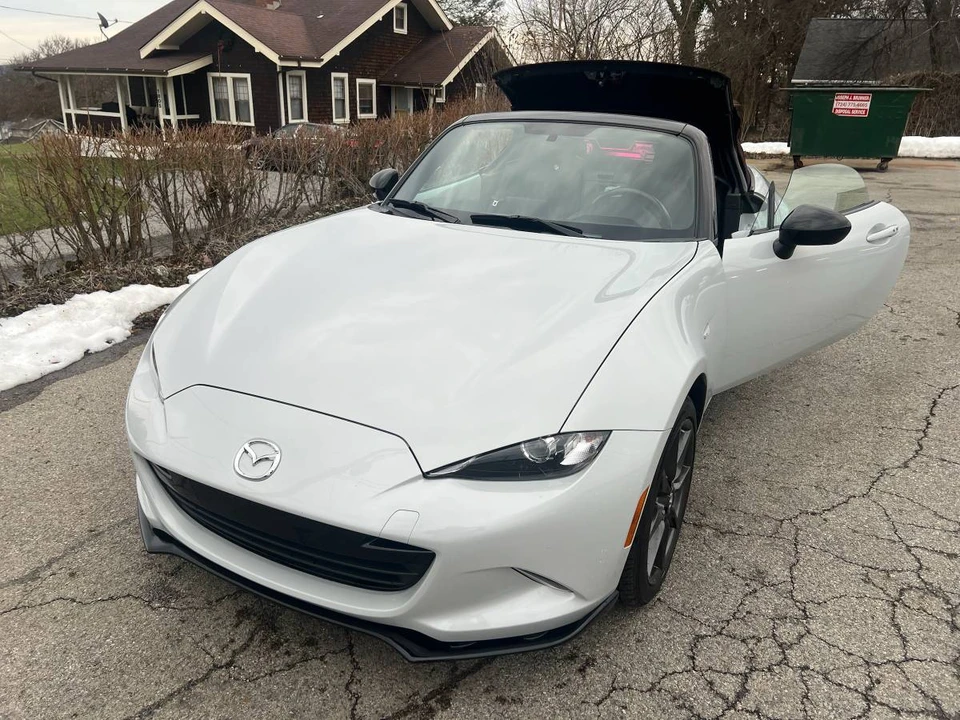 2018 Mazda ND MX-5 Miata - Image 2 of 11