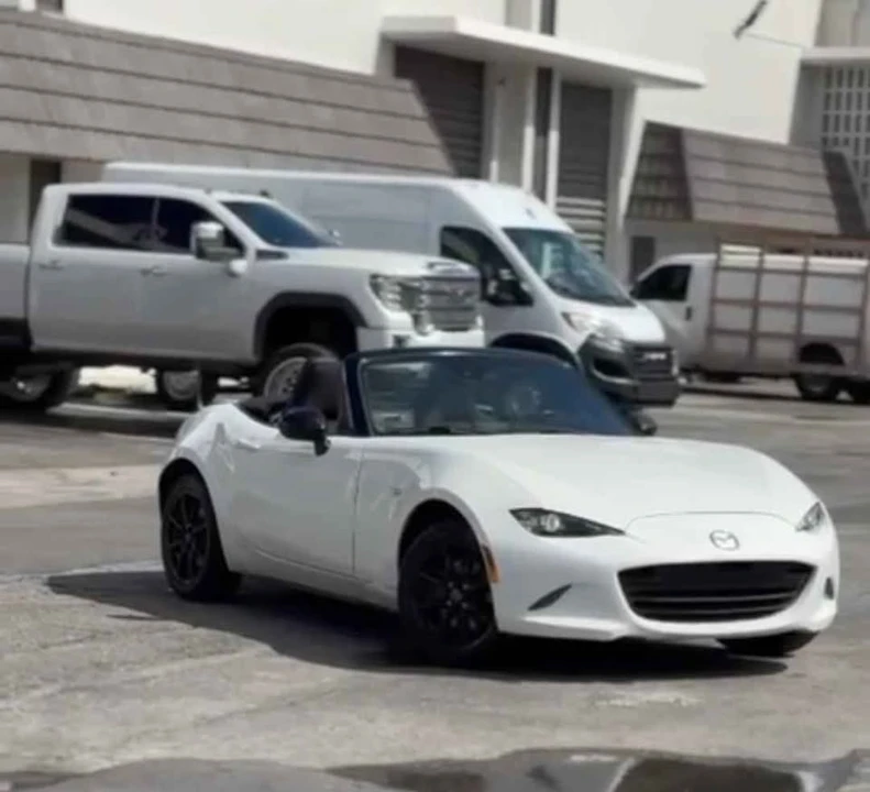 2018 Mazda ND MX-5 Miata - Image 2 of 2