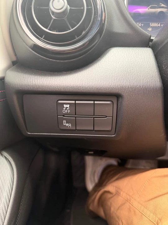 2018 Mazda ND MX-5 Miata - Image 16 of 17