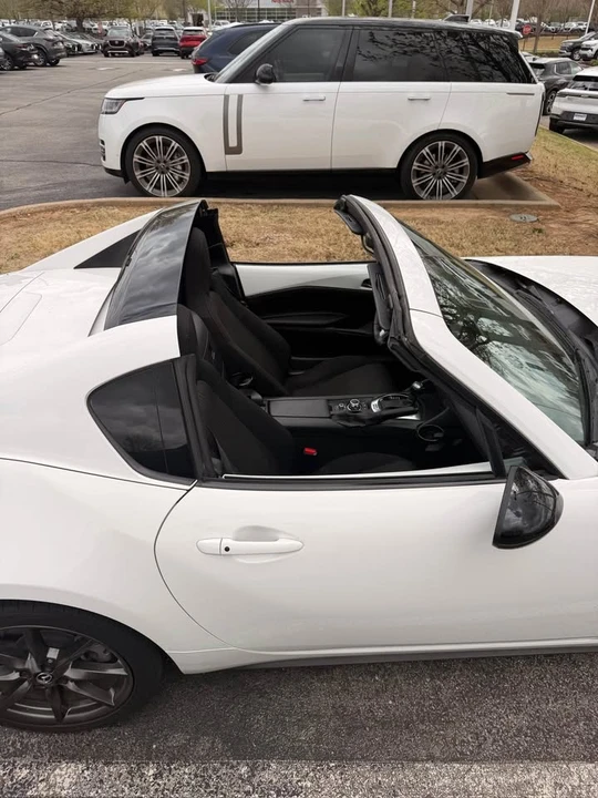 2018 Mazda ND MX-5 Miata - Image 9 of 17