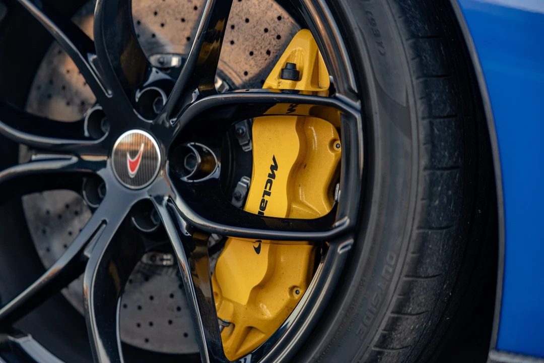 2018 McLaren 570S Spider - Image 15 of 21
